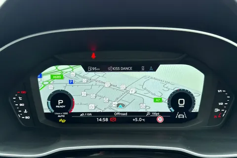 YR25BBF Audi Q3 Black Edition 35 TDI  150 PS S tronic Thumbnail #54