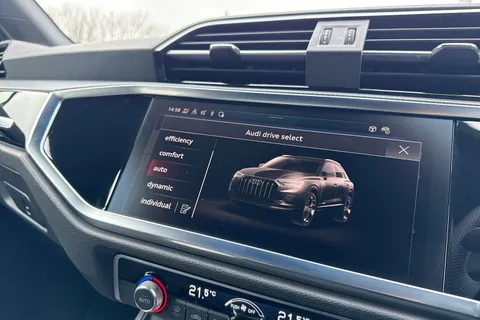 YR25BBF Audi Q3 Black Edition 35 TDI  150 PS S tronic Thumbnail #56