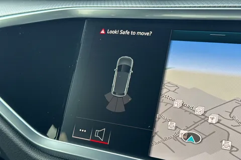 YR25BBF Audi Q3 Black Edition 35 TDI  150 PS S tronic Thumbnail #57