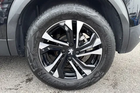 YH22LSN PEUGEOT 2008 1.2 PureTech Allure Premium Euro 6 (s/s) 5dr Thumbnail #12