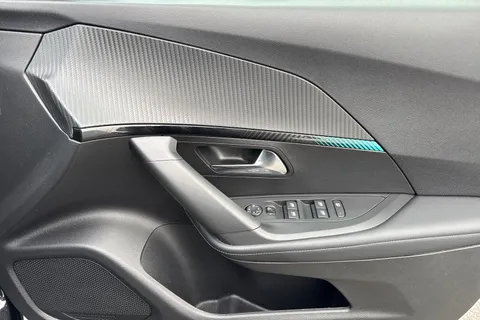 YH22LSN PEUGEOT 2008 1.2 PureTech Allure Premium Euro 6 (s/s) 5dr Thumbnail #22