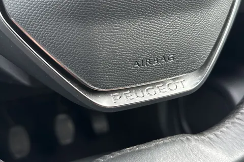 YH22LSN PEUGEOT 2008 1.2 PureTech Allure Premium Euro 6 (s/s) 5dr Thumbnail #47