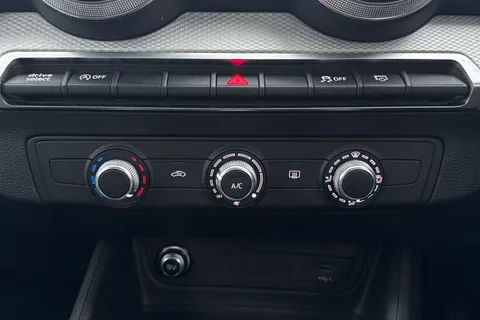 PL72EKE Audi Q2 Technik 30 TFSI  110 PS 6-speed Thumbnail #23