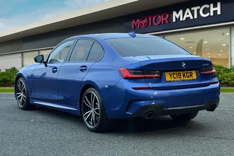 YC19KGR BMW 3 Series 2.0 320i M Sport Auto Euro 6 (s/s) 4dr Thumbnail #3
