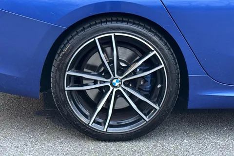 YC19KGR BMW 3 Series 2.0 320i M Sport Auto Euro 6 (s/s) 4dr Thumbnail #12
