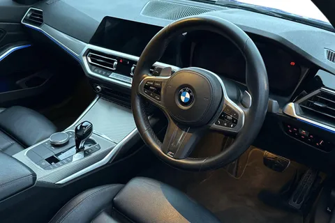 YC19KGR BMW 3 Series 2.0 320i M Sport Auto Euro 6 (s/s) 4dr Thumbnail #15
