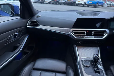 YC19KGR BMW 3 Series 2.0 320i M Sport Auto Euro 6 (s/s) 4dr Thumbnail #21