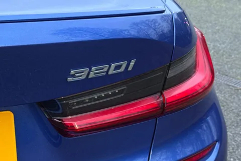 YC19KGR BMW 3 Series 2.0 320i M Sport Auto Euro 6 (s/s) 4dr Thumbnail #36