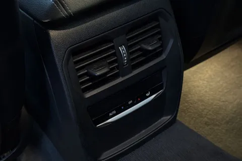 YC19KGR BMW 3 Series 2.0 320i M Sport Auto Euro 6 (s/s) 4dr Thumbnail #38