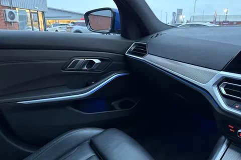 YC19KGR BMW 3 Series 2.0 320i M Sport Auto Euro 6 (s/s) 4dr Thumbnail #48