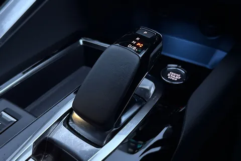 22 of 57 for PEUGEOT 3008 Gt Bluehdi S/S Auto 2.0 BlueHDi 180 GT 5dr EAT6