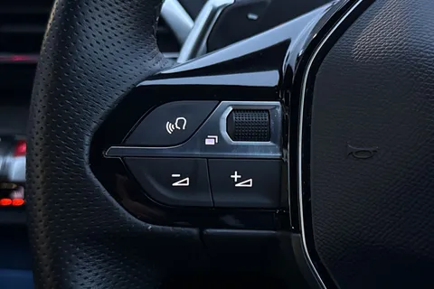 42 of 57 for PEUGEOT 3008 Gt Bluehdi S/S Auto 2.0 BlueHDi 180 GT 5dr EAT6