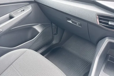 DC75MHY Volkswagen Caddy 2.0 TDI 102PS Commerce Pro Van [Tech Pack] Thumbnail #20