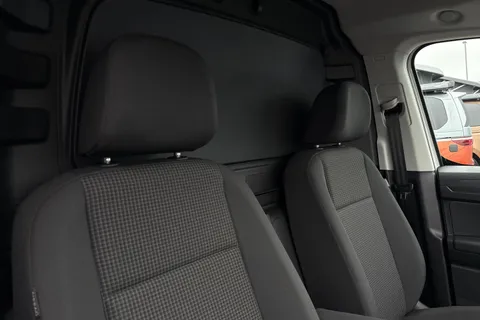KY75NUW Volkswagen Caddy Maxi 2.0 TDI 122PS Commerce Plus Van DSG [Tech Pack] Thumbnail #24