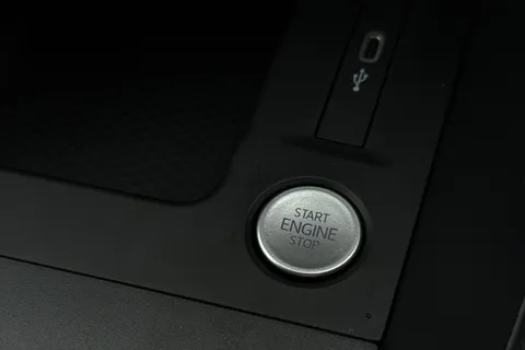 DC75MHY Volkswagen Caddy 2.0 TDI 102PS Commerce Pro Van [Tech Pack] Thumbnail #36