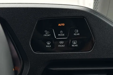 DC75MHY Volkswagen Caddy 2.0 TDI 102PS Commerce Pro Van [Tech Pack] Thumbnail #42