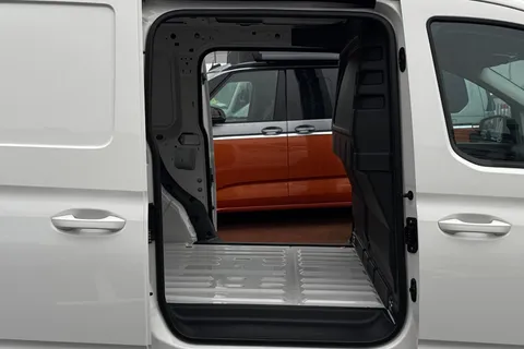 KY75NUW Volkswagen Caddy Maxi 2.0 TDI 122PS Commerce Plus Van DSG [Tech Pack] Thumbnail #50