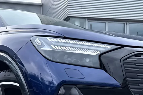 PX75KNJ Audi Q4 e-tron Q4  Black Edition 35 e-tron  125,00 kW Thumbnail #10