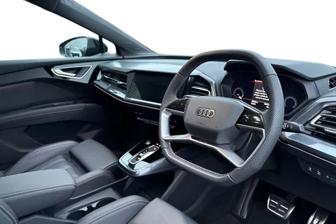PX75KNJ Audi Q4 e-tron Q4  Black Edition 35 e-tron  125,00 kW Thumbnail #15