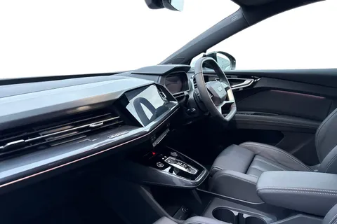 PX75KNJ Audi Q4 e-tron Q4  Black Edition 35 e-tron  125,00 kW Thumbnail #16