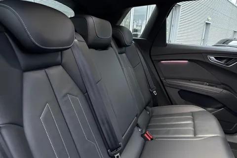 PX75KNJ Audi Q4 e-tron Q4  Black Edition 35 e-tron  125,00 kW Thumbnail #20