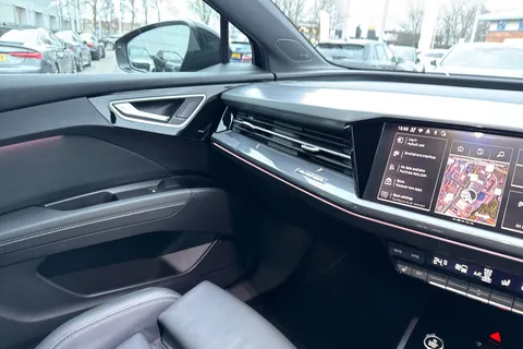 PX75KNJ Audi Q4 e-tron Q4  Black Edition 35 e-tron  125,00 kW Thumbnail #21