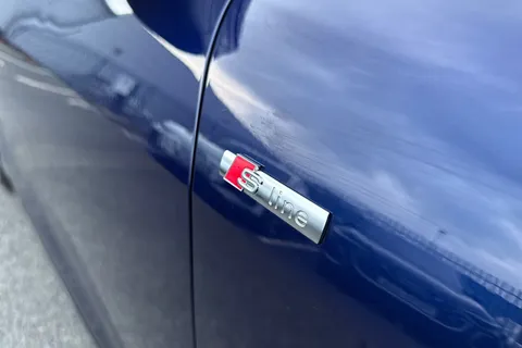 PX75KNJ Audi Q4 e-tron Q4  Black Edition 35 e-tron  125,00 kW Thumbnail #32