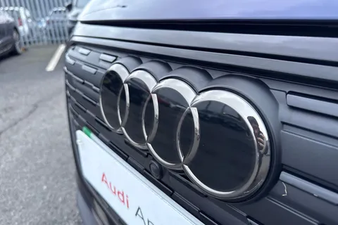 PX75KNJ Audi Q4 e-tron Q4  Black Edition 35 e-tron  125,00 kW Thumbnail #34