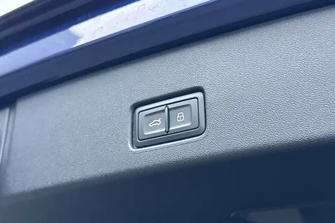 PX75KNJ Audi Q4 e-tron Q4  Black Edition 35 e-tron  125,00 kW Thumbnail #38