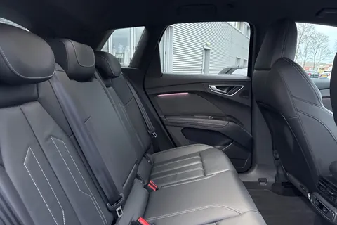 PX75KNJ Audi Q4 e-tron Q4  Black Edition 35 e-tron  125,00 kW Thumbnail #39