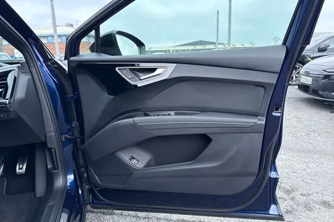 PX75KNJ Audi Q4 e-tron Q4  Black Edition 35 e-tron  125,00 kW Thumbnail #48