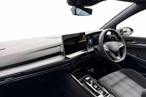 KM75BRX Volkswagen Golf 1.5 TSI 272 GTE eHybrid 5dr DSG Thumbnail #9