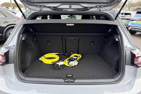 KM75BRX Volkswagen Golf 1.5 TSI 272 GTE eHybrid 5dr DSG Thumbnail #10