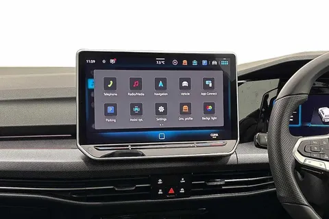 DE25RVX Volkswagen Golf 1.5 TSI 150 R-Line 5dr ⭐18' Leeds alloy wheels | Panoramic sunroof | Area V Thumbnail #13