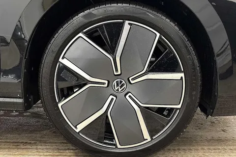 KP75LNO Volkswagen Passat 1.5 TSI eHybrid 272 Elegance 5dr DSG**LEATHER + 19' LEEDS ALLOYS + WINTER P Thumbnail #5