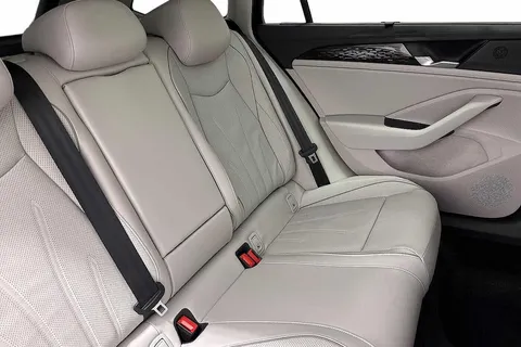 KP75LNO Volkswagen Passat 1.5 TSI eHybrid 272 Elegance 5dr DSG**LEATHER + 19' LEEDS ALLOYS + WINTER P Thumbnail #9