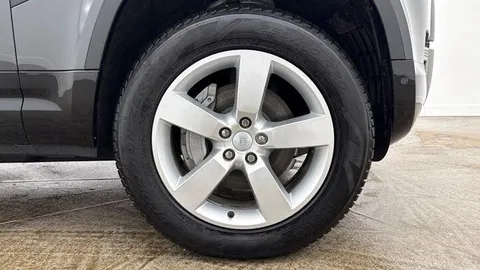 KW25GXV Land Rover Defender 130 3.0 D350 X-Dynamic SE 5dr Thumbnail #8