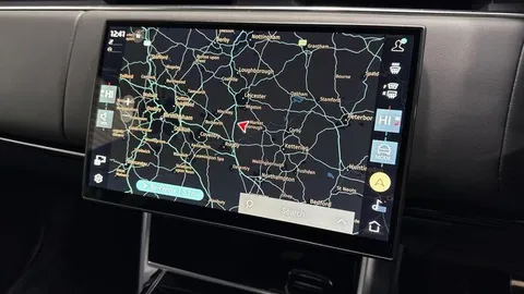 12 of 20 for Land Rover Range Rover 3.0 D300 HSE 5dr