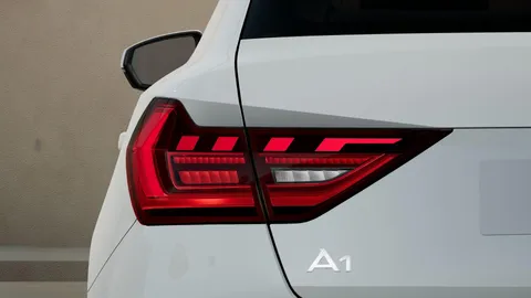  Audi A1 1.0 TFSI 30 S line Sportback S Tronic Euro 6 (s/s) 5dr Thumbnail #7