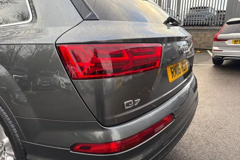 16 of 51 for Audi Q7 3.0 TDI V6 S line Tiptronic quattro Euro 6 (s/s) 5dr
