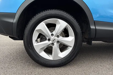 EK69YWX Nissan Qashqai 1.5 dCi Acenta Premium DCT Auto Euro 6 (s/s) 5dr Thumbnail #12