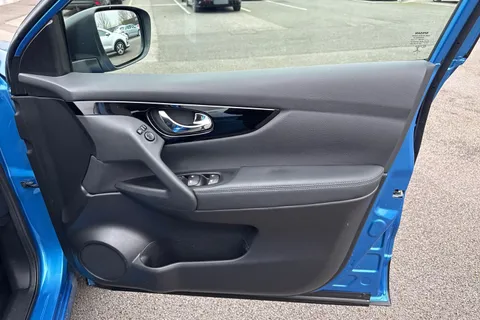 EK69YWX Nissan Qashqai 1.5 dCi Acenta Premium DCT Auto Euro 6 (s/s) 5dr Thumbnail #22