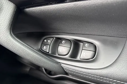 EK69YWX Nissan Qashqai 1.5 dCi Acenta Premium DCT Auto Euro 6 (s/s) 5dr Thumbnail #39