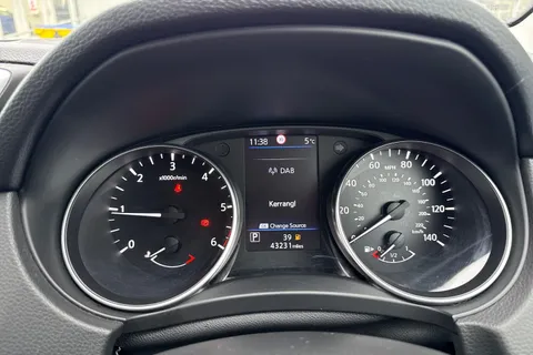 EK69YWX Nissan Qashqai 1.5 dCi Acenta Premium DCT Auto Euro 6 (s/s) 5dr Thumbnail #41