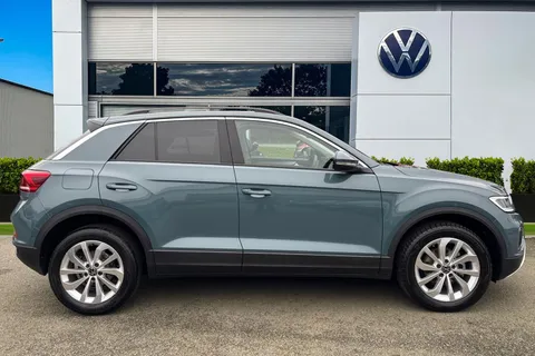 GF25UXC Volkswagen T-Roc 1.5 TSI Match 5dr | Rear View Camera Thumbnail #4