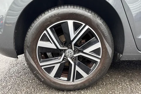 LV20NPD Volkswagen Touran 1.5 TSI EVO R-Line Euro 6 (s/s) 5dr Thumbnail #11