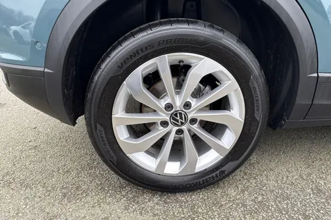 GF25UXC Volkswagen T-Roc 1.5 TSI Match 5dr | Rear View Camera Thumbnail #12