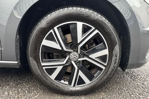 LV20NPD Volkswagen Touran 1.5 TSI EVO R-Line Euro 6 (s/s) 5dr Thumbnail #14