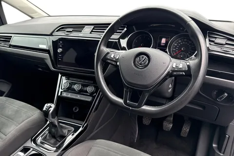 LV20NPD Volkswagen Touran 1.5 TSI EVO R-Line Euro 6 (s/s) 5dr Thumbnail #15