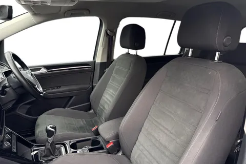 LV20NPD Volkswagen Touran 1.5 TSI EVO R-Line Euro 6 (s/s) 5dr Thumbnail #17